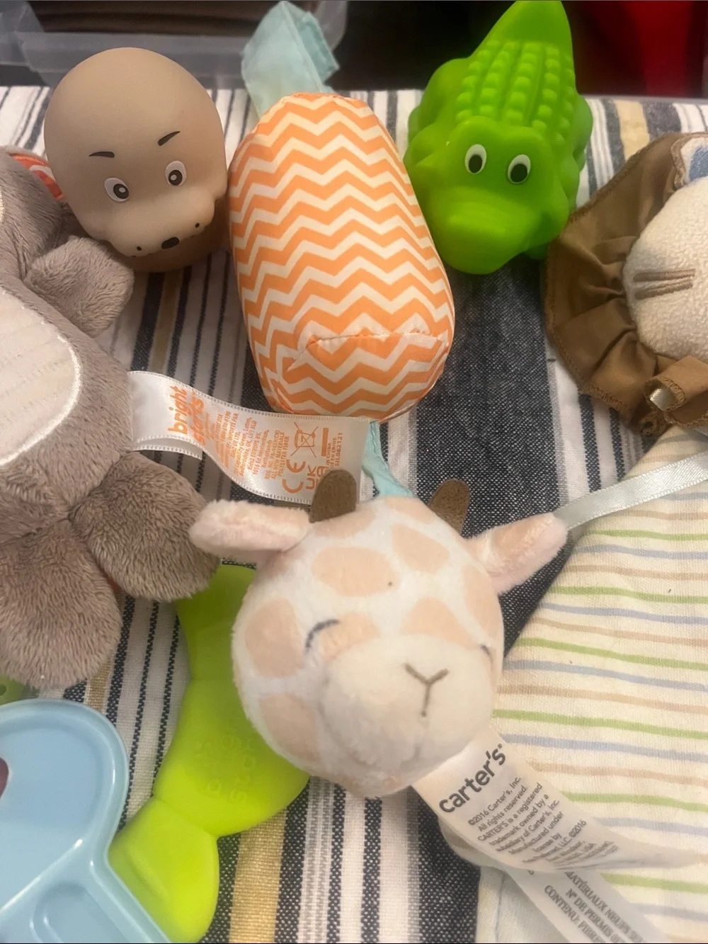 Carter's Beige & Pastel Plush Giraffe Lovey with Teething Key Set 6pc #160